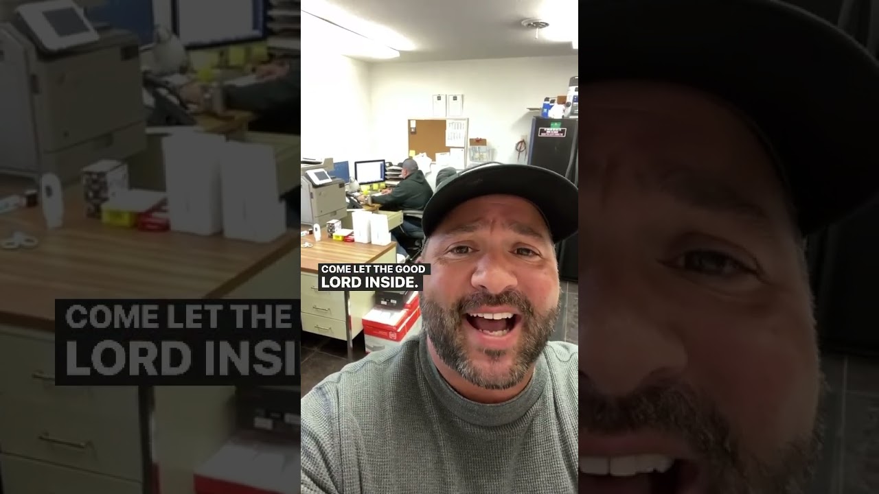 Маленький Джонни и его новый сосед. 