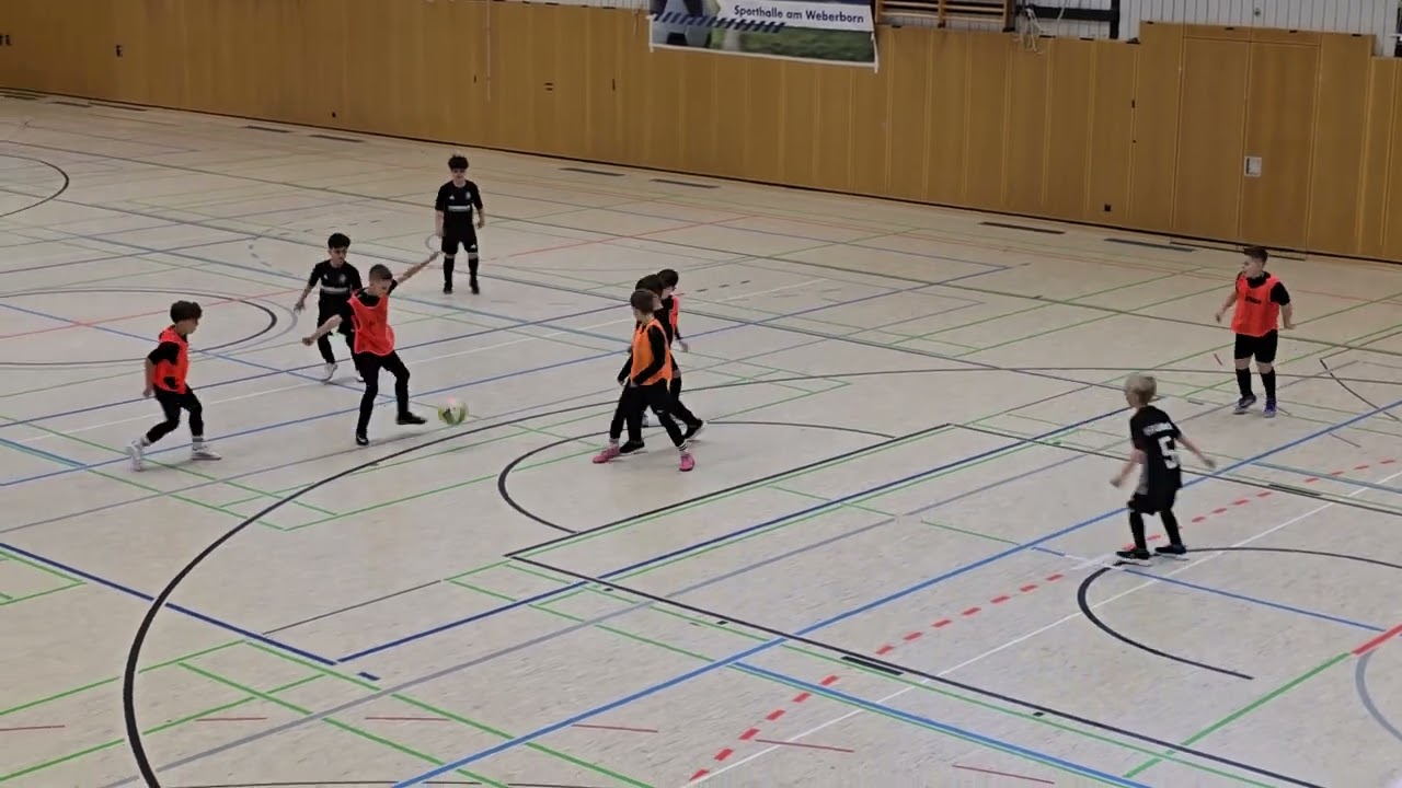 مباراة حماسية مع بطل المسابقة 