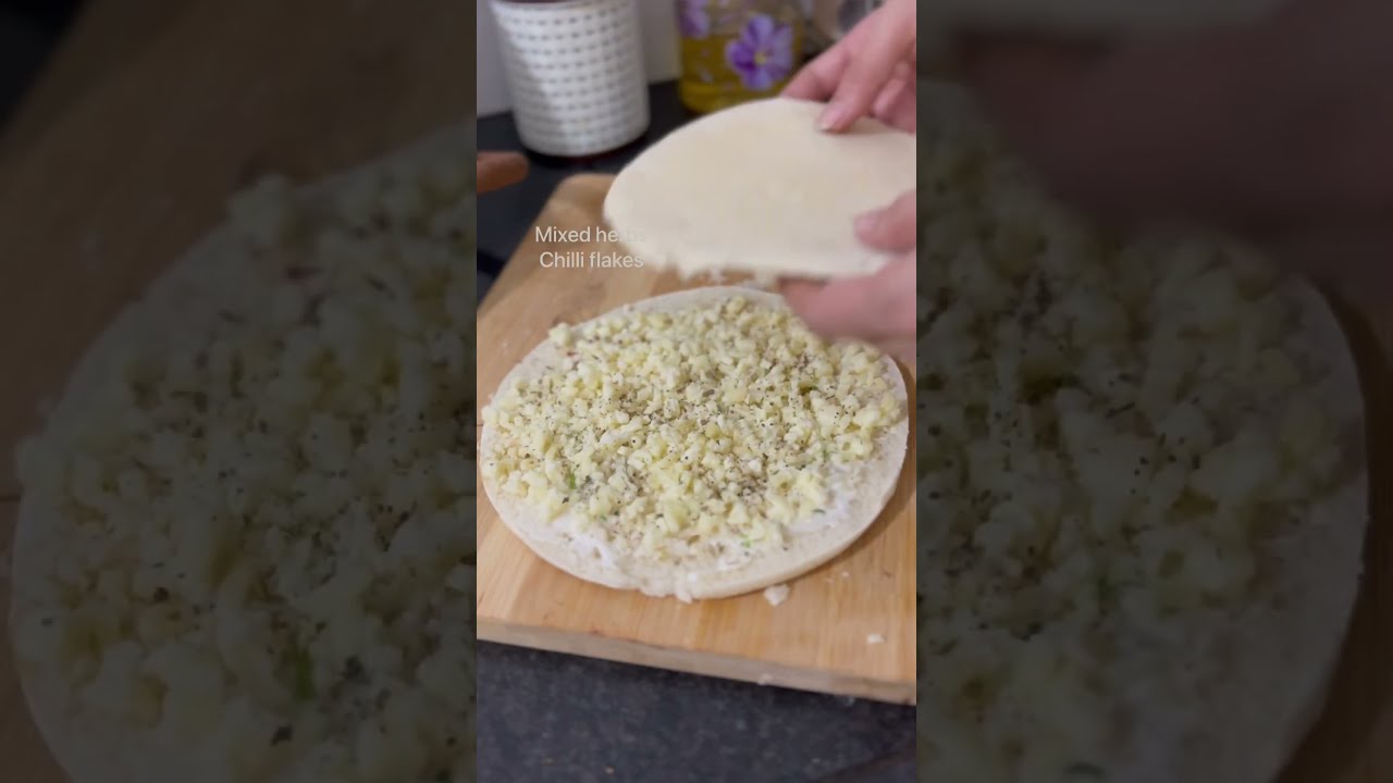 Finally Found The Perfect Hack For Domino S Garlic Bread Cheesy Yummy Shorts Recipe