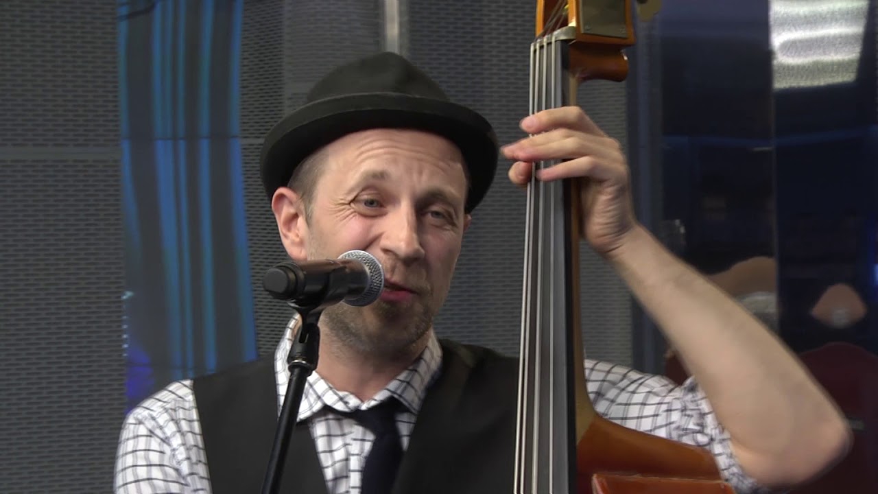 Assista a Billy's Band - Давай-ка, Выпей Вина (LIVE @ Авторадио) no YouTube