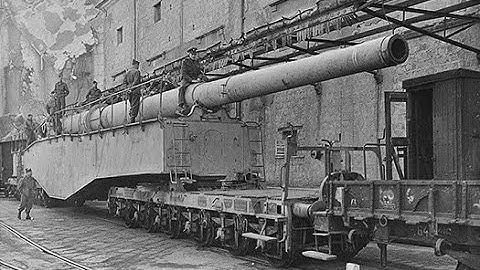 German Engineers Built Massive 800mm Railway Gun That Fired 7-Ton Shells — Took 1,400 Men To Operate