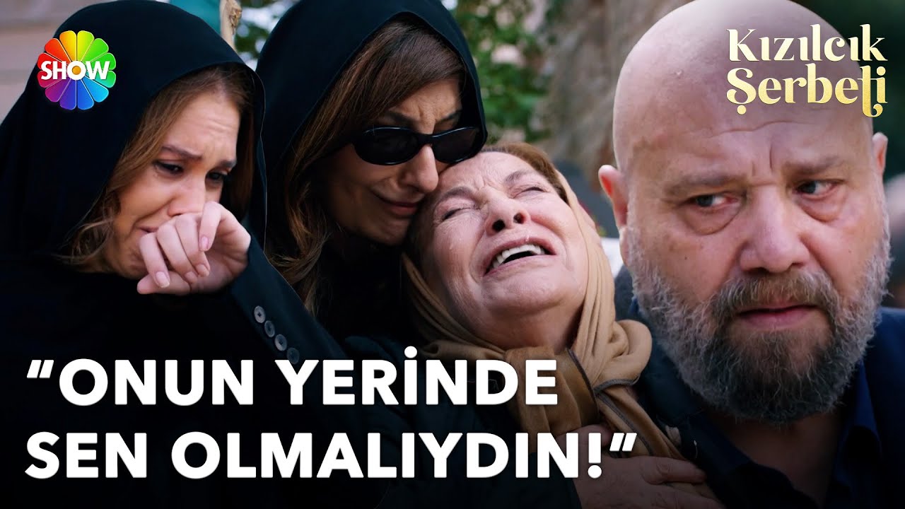 Sönmez ve Kıvılcım, Abdullah'ı cenazeden kovuyor! | Kızılcık Şerbeti 67. Bölüm