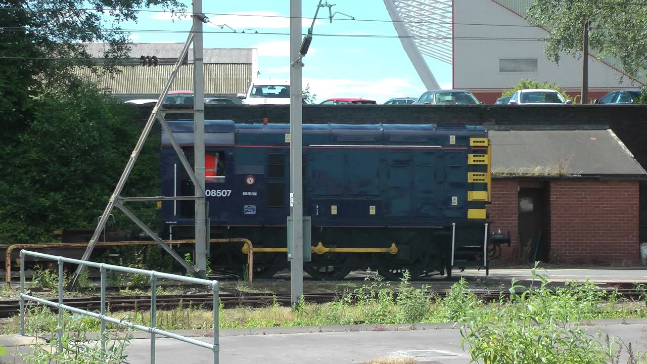 17,08507,shunting  in Crewe Diesel depot,30,6,15
