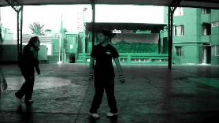 intentando bailar shuffle xD