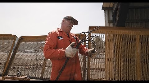 Breaking a Resin Socketed Line to Test Compact Wire Rope After 1,000 Hours in the Field