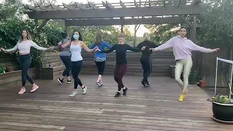 Samba no pé class with Weslei Guimarães