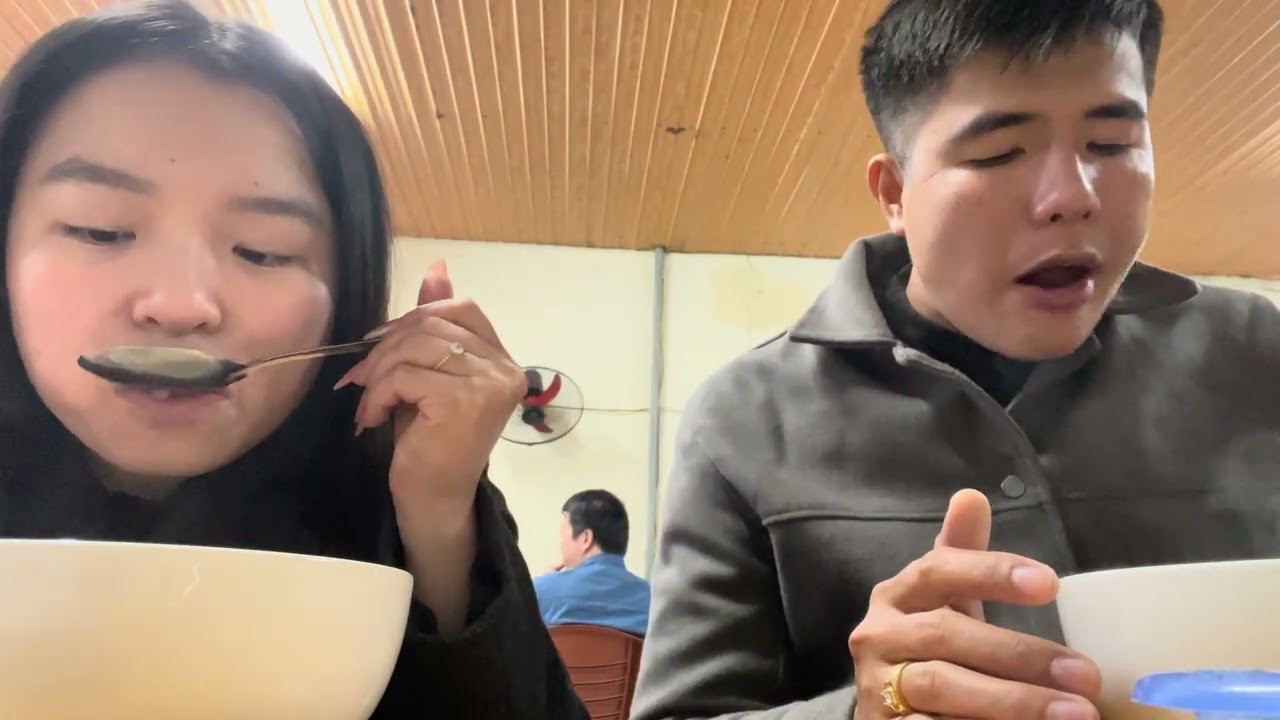 Trời lạnh lm 2 tô bún canh cùng vk ck e nhé💋💋💋