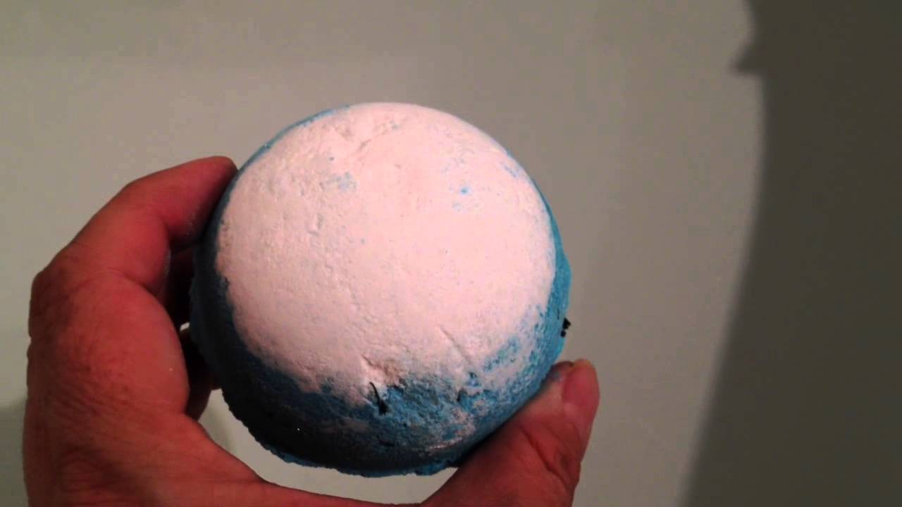 Lush 'Big Blue' bath bomb YouTube