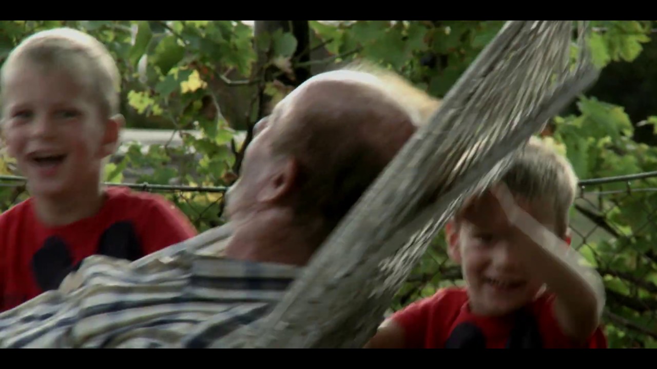 Ukras sveta (kratkometražni dokumentarni) / Adornment (short documentary)