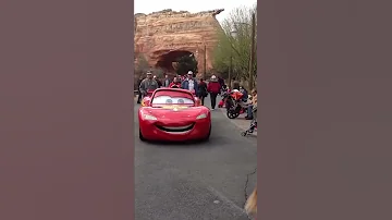 سيارة برق بنزين من فيلم Cars طلعت حقيقي THE REAL CARS MOVIE Shorts 
