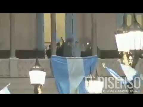 #FakeNews Macri no le "pegó" a Awada en el balcón (videos)