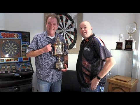 GOUD: Barney's Home of History! - RTL 7 DARTS INSIDE