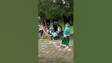 Main sama temen2 pas jam istirahat sekolah