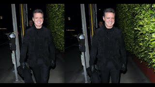 Legendary Mexican-Puerto Rican Singer Luis Miguel Steps Out For Dinner in Style in Santa Monica!!! Resimi