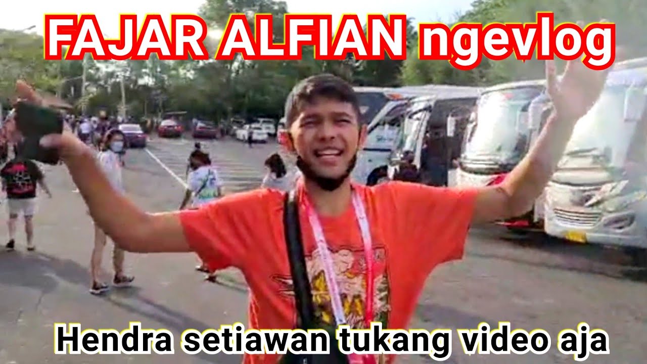 VLOGNYA FAJAR ALFIAN NIH - ULUWATU TEMPLE WATCHING TARI KECAK