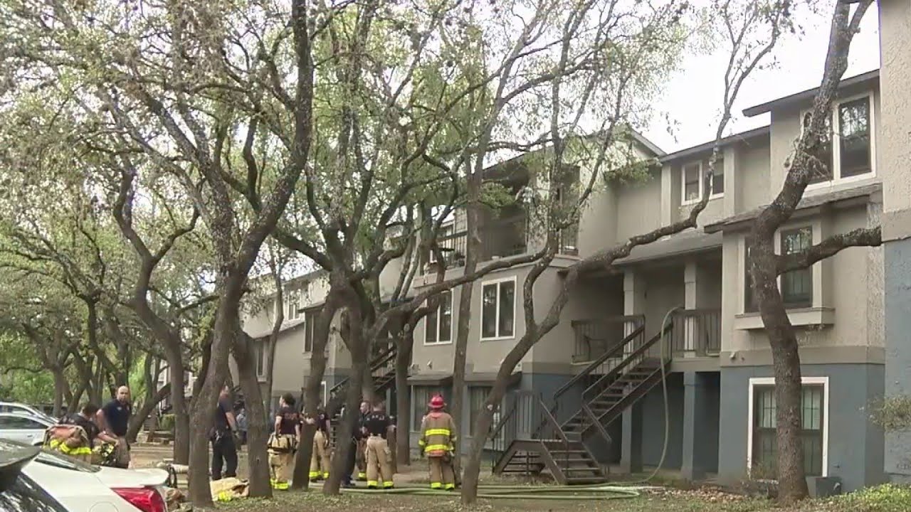 Fire damages unit at North Side apartment complex - YouTube