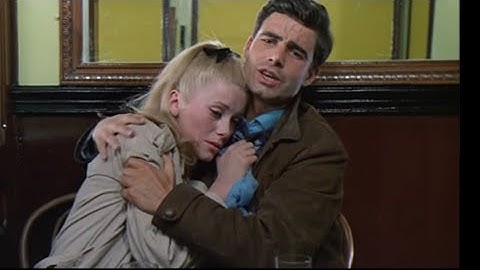 世界が涙した名作「シェルブールの雨傘」1964フランス映画