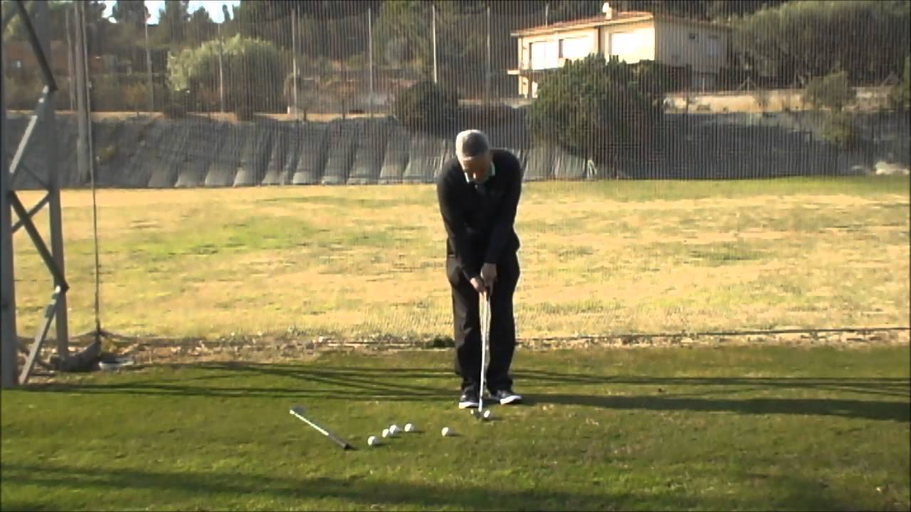 Las alineaciones del palo en el juego corto para maximizar el efecto golfland sunnyvale