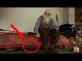 Если бы беглые ЗЕКИ знали, кто живет у  деда под столом, то никогда бы не сунулись его грабить!