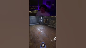 Why did he sound like that☠️ #gaming #streamer #gamer #apex #apexlegends #funny #stream