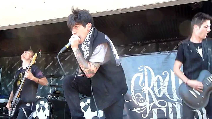 Crown the Empire - Memories of A Broken Heart - Live 8-3-13 Vans Warped Tour