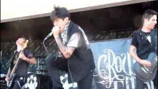 Crown the Empire - Memories of A Broken Heart - Live 8-3-13 Vans Warped Tour