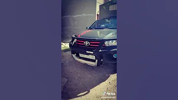 شاب عجال عندي لخر منك 