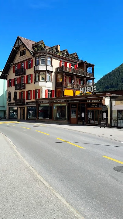 🇨🇭🌲Stroll through Davos: Cozy Streets and Mountains.🌿🏔️