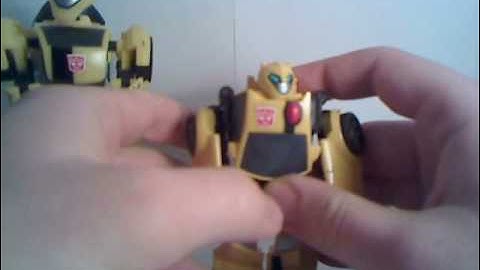 Triple Threat Video Review - Transformers Animated Bumblebee (Deluxe, Activators,Legends) Part 1/2