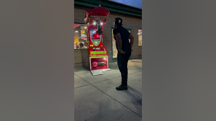 I beat a *PROFESSIONAL BOXER* score (punch machine)