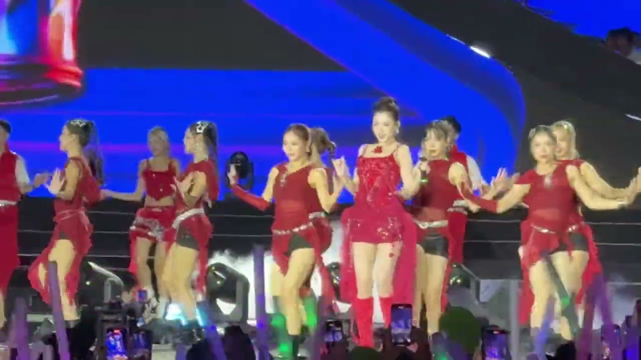 BÍCH PHƯƠNG - Đi Đu Đưa Đi (Concert Hạ Long 12/11/2025)