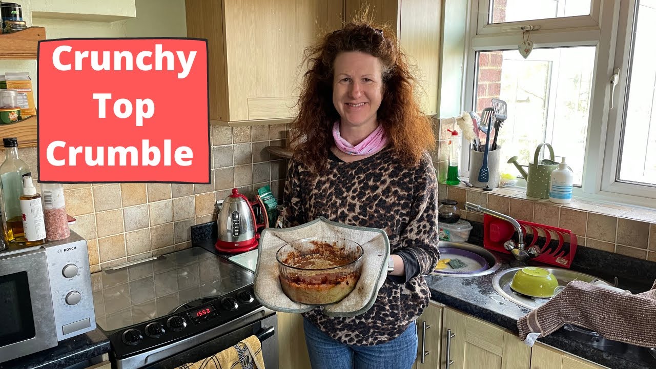 How To Make Rhubarb Crumble - Crunchy Top Crumble