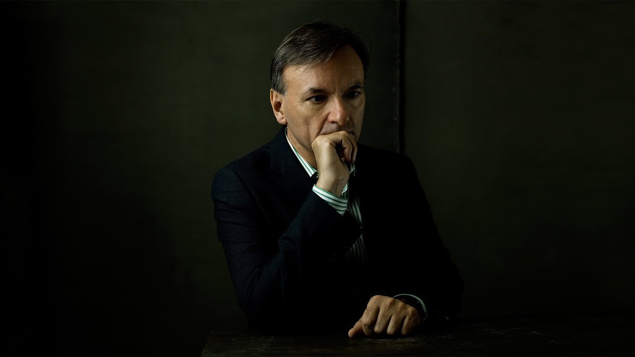 broncolor siros 400 Gabriel Hill captures Star Pianist Stephen Hough