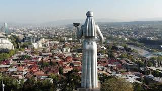 Вид на Старый Тбилиси с дрона: DJI Mavic Air / май 2021