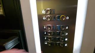 2001 Otis 2000VF Lift @ Radisson in Leeds