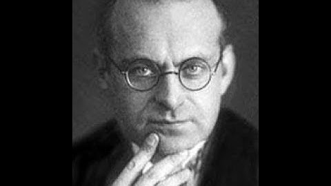 Aaron Nimzowitsch uses"My System" vs Simon Alapin (French Defense) 1914