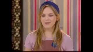 Carol Eloá em Chiqutitas - Erika e Clarita Cantando Para '' Ex Fãs '' De Tomáz Ferraz