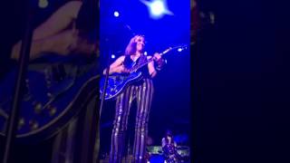 Sheryl Crow - Gibson ES-330 "Pelham Blue" & "The Difficult Kind" (2016)