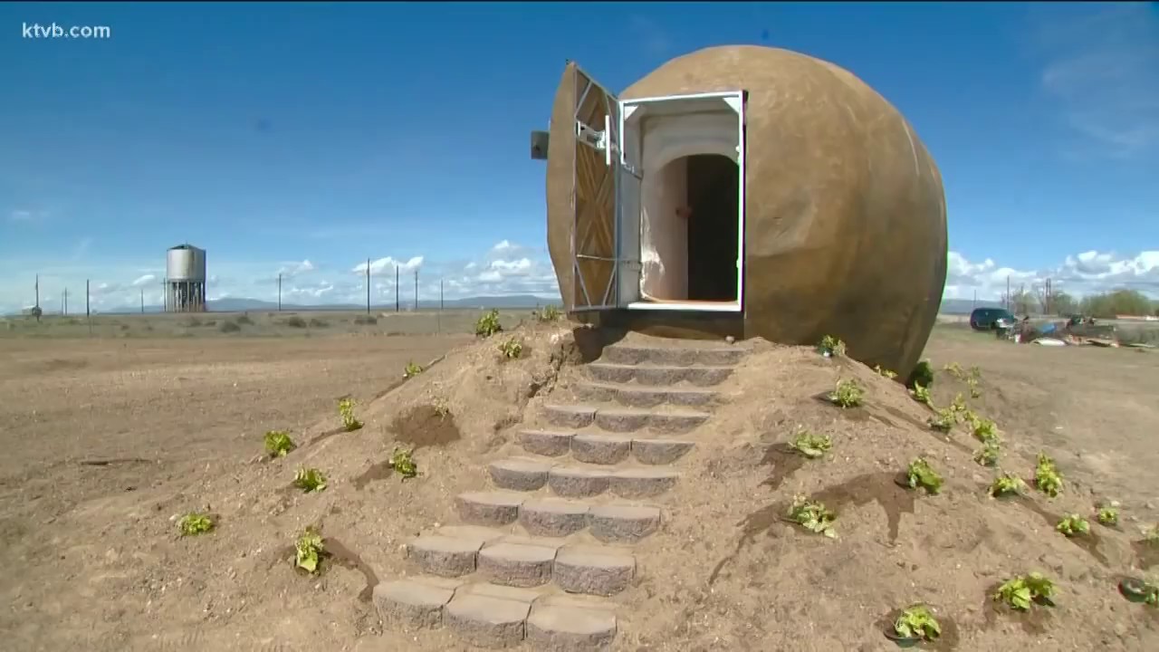 Big Idaho Potato Turned Into A Hotel And Is Taking Airbnb Reservations Youtube