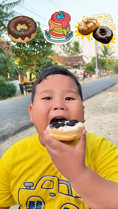 What flavor of donuts do you like, guys? #donuts #eating #mukbang