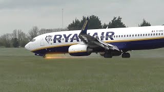 Ryanair 737 Nose Gear Collapses by lucaas 198,262 views 3 months ago 2 minutes, 43 seconds