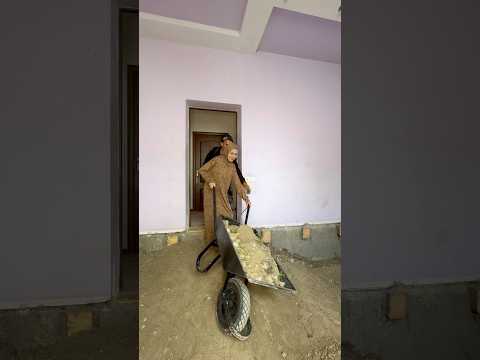 Сама я тележки не таскала, это все было для контента. Мне моя семья не разрешила бы таскать тяжести