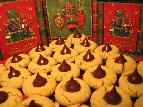 Christmas PEANUT BUTTER COOKIES with a CHOCOLATE KISS - HOW TO MAKE RECIPE