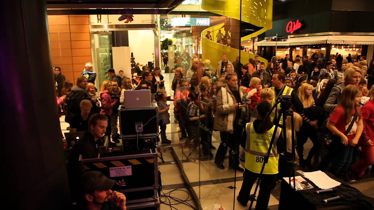 Robin Kauppakeskus Kaari nimmarijako