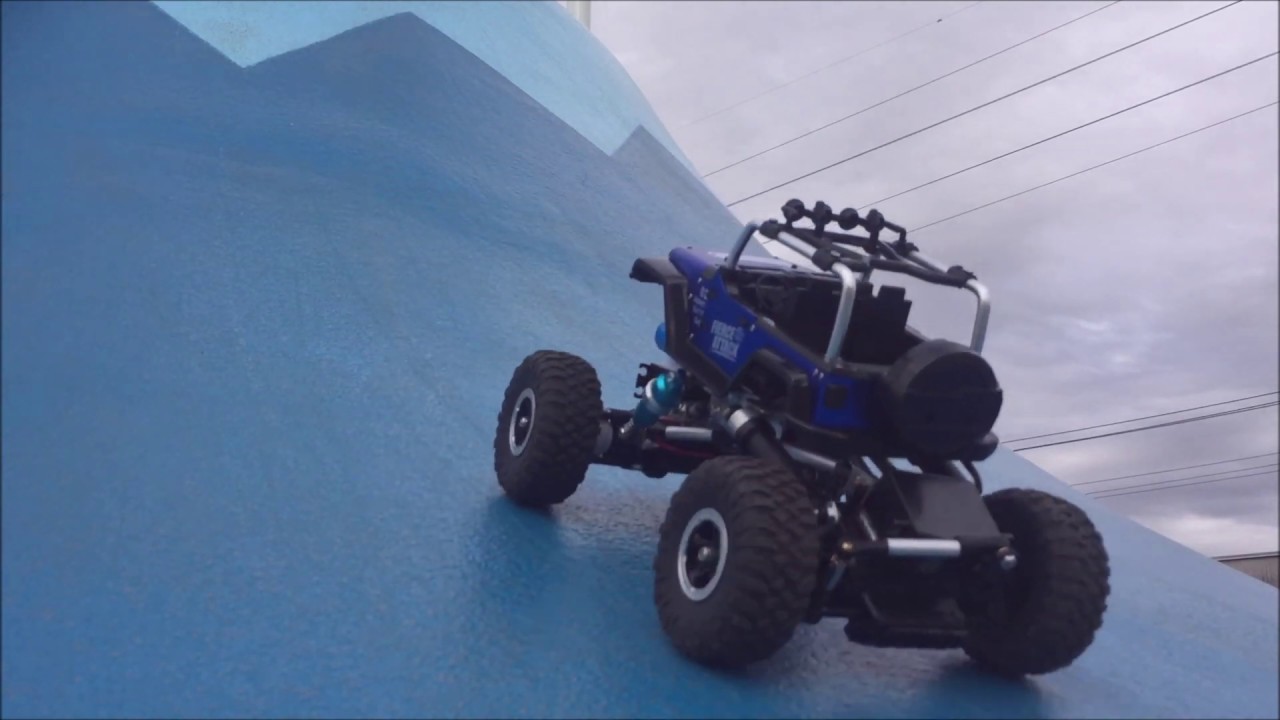 トイラジコンをベースの自作ロッククローラー - YouTube