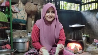 Nostalgic, Susana in the Sundanese Kitchen with Neng Enji, the Beautiful Village Widow. Morning A...