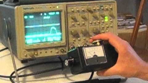 Electronic Muscle Tester with graphical output port to standard digital Oscilloscope