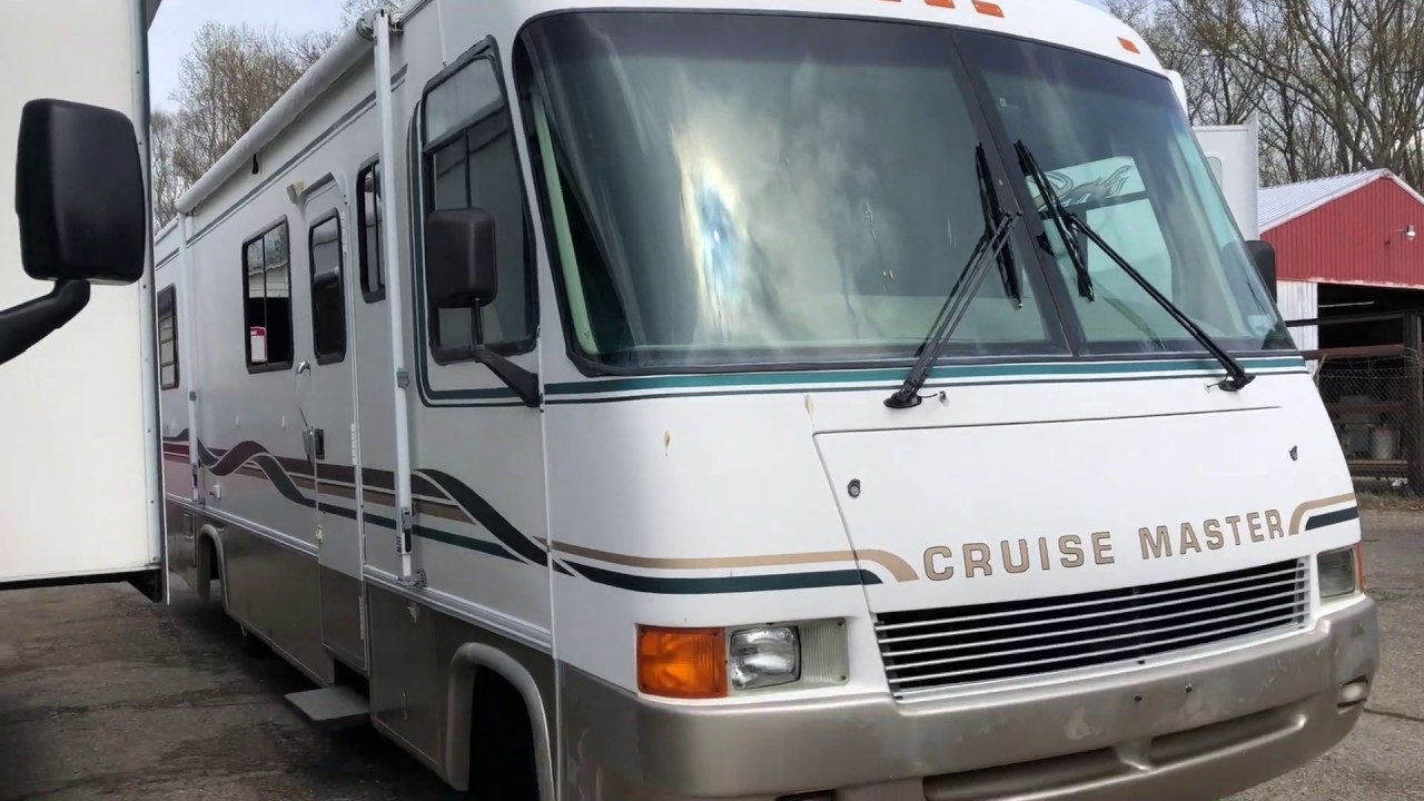 1996 Georgie Boy Cruise Master 3190 will surprise you! Only 19K miles