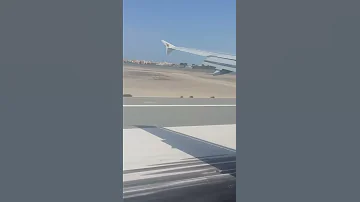 هبوط بمطار البحرين الدولي علي طيران الخليجية البحرين دار الزين 
