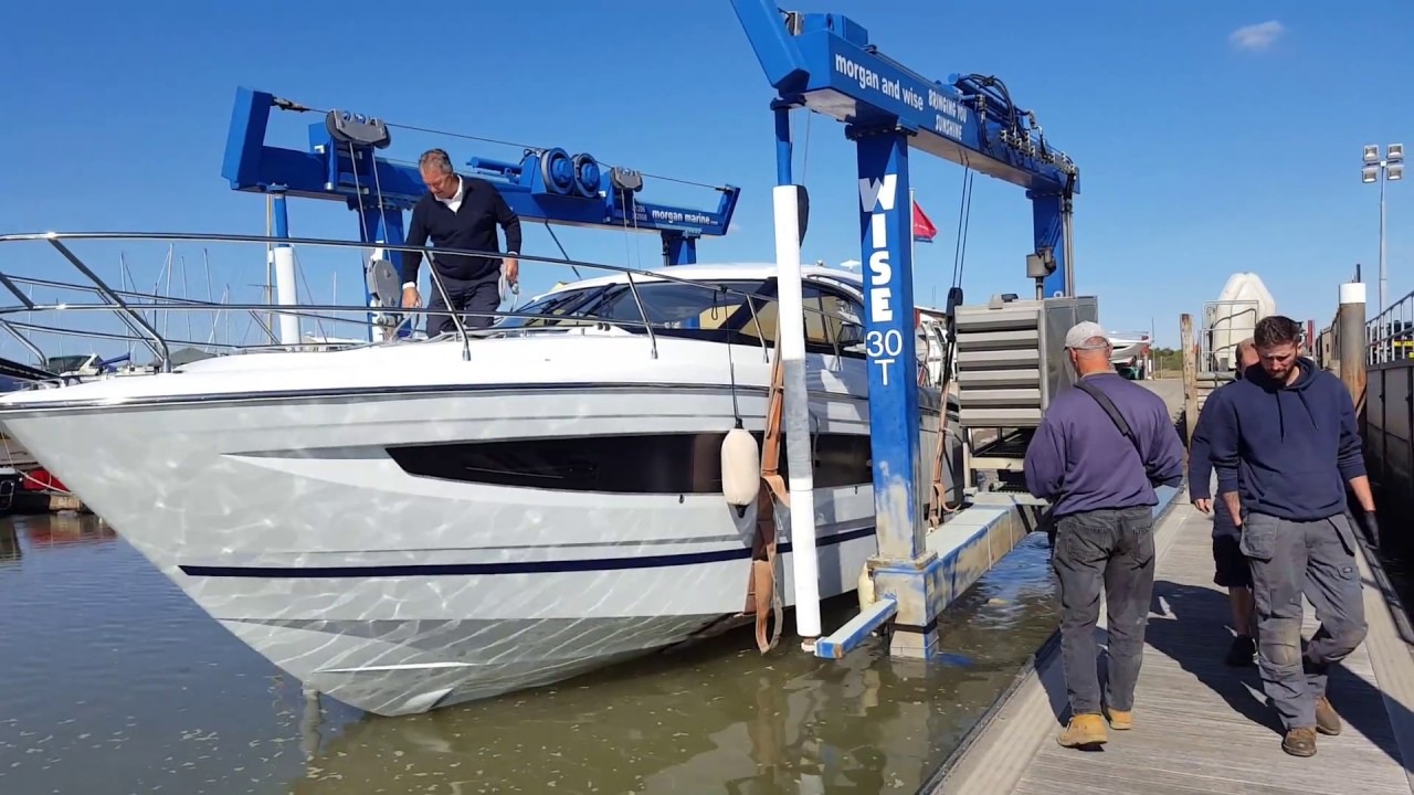 New Jeanneau Leader 40 dipping its toes at Morgan Marine